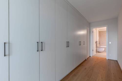 Ankleide Beispielbild - Etagenwohnung mit 137,20 m² in München zur Miete