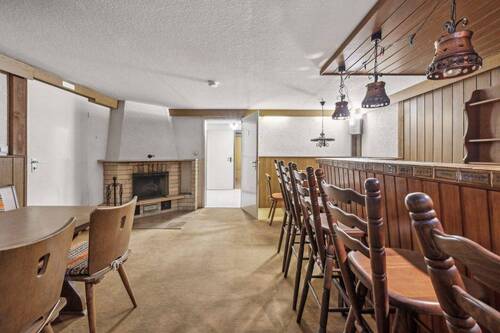 Partykeller mit Kamin - 