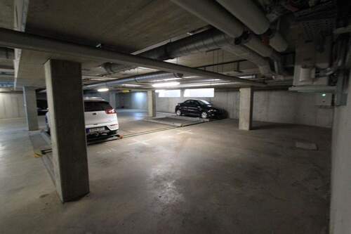 Tiefgaragenstellplatz - 