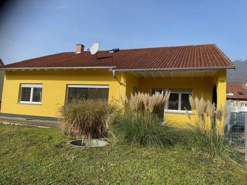 Außenansicht - Gepflegtes Einfamilienhaus mit großem Grundstück in Engen-Welschingen