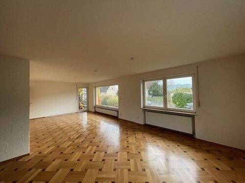 Wohnzimmer - 6 Zimmer Einfamilienhaus in Engen