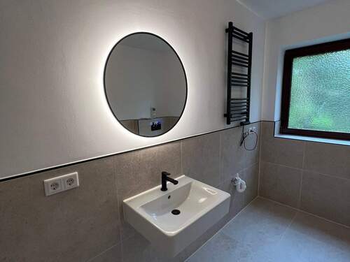 Badezimmer - 3 Zimmer Etagenwohnung zum Kaufen in Hersbruck