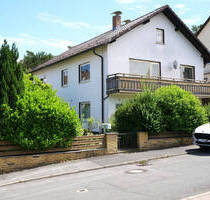 Hier lässt es sich gut leben. Geräumiges EFH mit Garten in Rödental - Einberg
