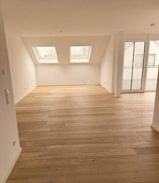 Wohnzimmer mit offener Küche - Achtung! 4-Zimmer-Wohnung mit Dachterrasse in Kaarst!