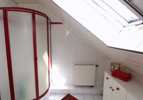 Bad mit Dusche im DG - 