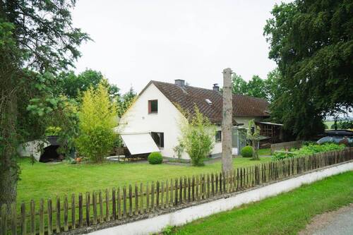 Haus Hero - Einzellage ohne Nachbarn: Hunsrück-Landsitz mit 1,4 Hektar Land & Eigenwald