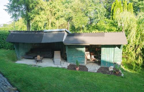 Schuppen und Outdoorlounge - 