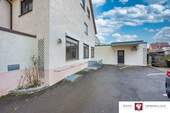 Ansicht Nord + Parkplatz - 3 Zimmer Etagenwohnung in Winnenden