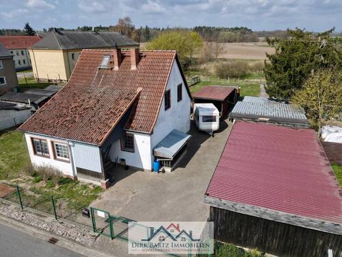 dji_fly_20260415_120122_754_1776247466670_photo - Einfamilienhaus mit großem Grundstück in ruhiger Lage!!