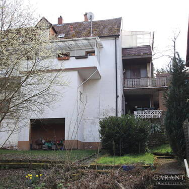 Hausansicht Nord - Zweifamilienhaus mit Entwicklungspotenzial und Gartenfläche zur kreativen Neugestaltung