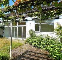 Einfamilienhaus-Bungalow mit Atrium, kleinem Garten und Freisitz in Uninähe - Bielefeld
