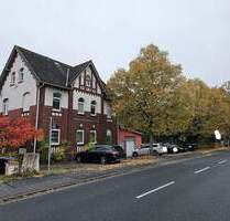 Geräumiges, 16-Raum-Mehrfamilienhaus in Laatzen mit großem Grundstück (inkl. Anbau uvm)