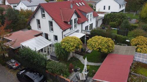 Hausansicht - Elegantes Familienhaus mit Gartenparadies, Whirlpool und Wintergarten - Der perfekte Rückzugsort