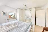 Schlafen mit Schrank-Übern. - 4 Zimmer Etagenwohnung in Korntal-Münchingen