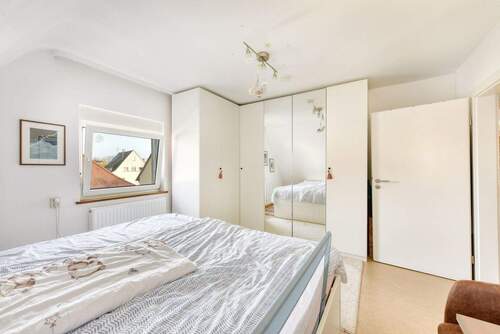 Schlafen mit Schrank-Übern. - 4 Zimmer Etagenwohnung in Korntal-Münchingen