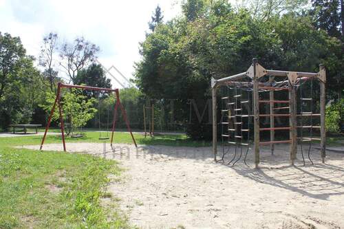 Grünanlage Nähe des Grundstücks 3 - 