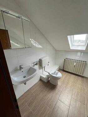 Bild 2 - 4 Zimmer Etagenwohnung zur Miete in Niederselters