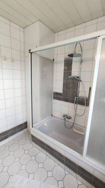 Duschbadewanne im EG - 