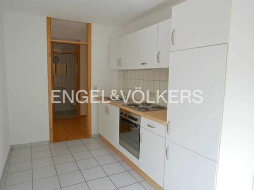 Praktische Einbauküche - 2 Zimmer Etagenwohnung zum Kaufen in Tübingen-Derendingen