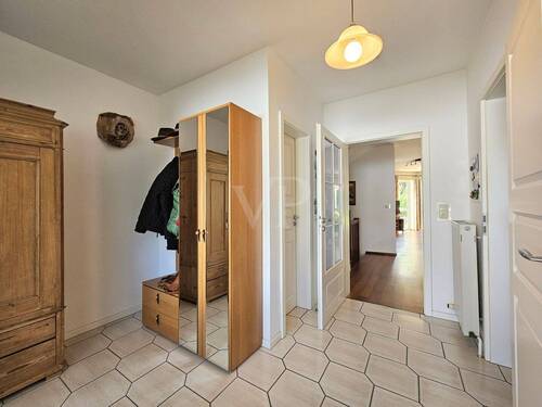 Geräumige Diele - 5 Zimmer Doppelhaushälfte zum Kaufen in Neu-Anspach