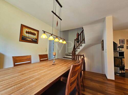 Essbereich mit Parkett - 5 Zimmer Doppelhaushälfte in Neu-Anspach