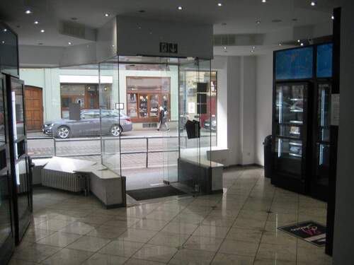 IMG_2998.JPG - Ladenfläche in Würzburg-Sanderau