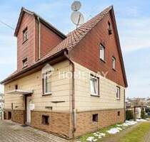 Teilsaniertes Zweifamilienhaus mit Garten, Terrassen & vielseitigen Nutzungsmöglichkeiten - Köngen