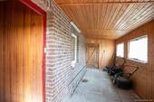 Laubengang aus Holz - 5 Zimmer Einfamilienhaus zum Kaufen in Krempe