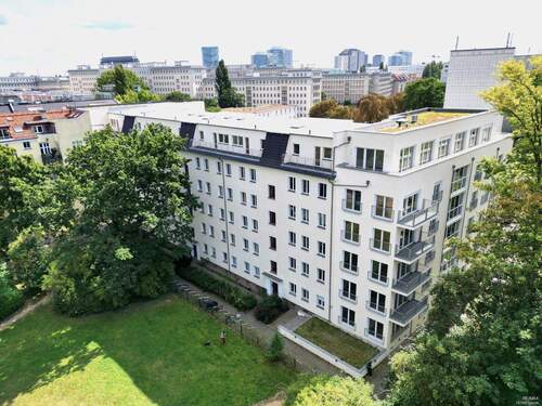 Rückseite - Dachgeschoss ETW Wohnträume in Friedrichshain: Zwei- Drei- und Vierraumwohnung bezugsfertig und neu