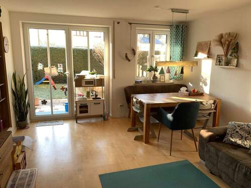 Beispiel Wohnzimmereinrichtung - 3 Zimmer Terrassenwohnung zur Miete in Wörth