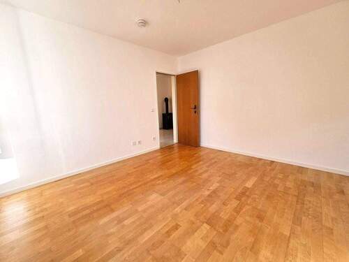 Schlafzimmer, Blick zur Diele - 