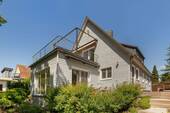 Ansicht Garten - Zweiparteienhaus mit Loft-Charakter und eigenem Bachzugang