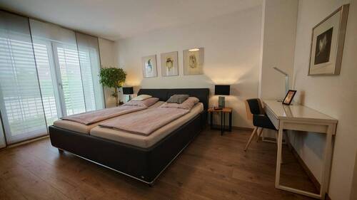 Schlafzimmer mit Ankleide - 