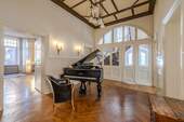 Entrée - 5 Zimmer Etagenwohnung zum Kaufen in Stuttgart Stuttgart-Mitte