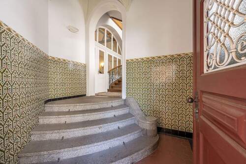 Hauseingang - 5 Zimmer Etagenwohnung in Stuttgart Stuttgart-Mitte