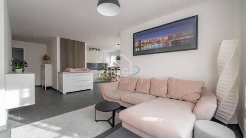 Wohnhzimmer - Moderne Erdgeschosswohnung mit Garten und Terrasse in ruhiger Lage