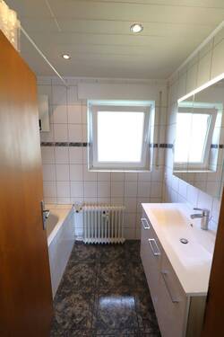 Bad Wohnung 1. Obergeschoss - 