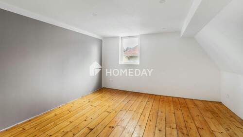 1. OG Schlafzimmer 1 - 