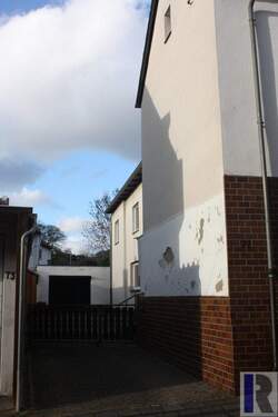 Hofeinfahrt - 5 Zimmer Einfamilienhaus in Andernach