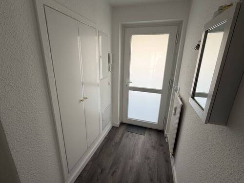 Flur - Etagenwohnung mit 69,90 m&sup2; in Appen zur Miete