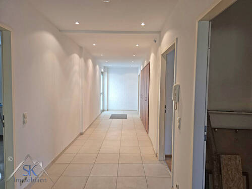 Flur - 5 Zimmer Büro in Olching