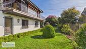 Rückansicht mit Balkon - 
