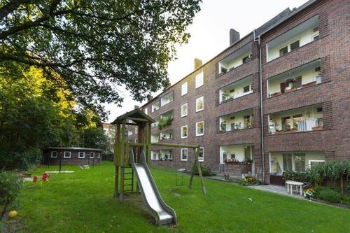 Innenhof - Mit Balkon! Große 3-Zimmer-Wohnung in Bremerhaven-Geestemünde am HBF