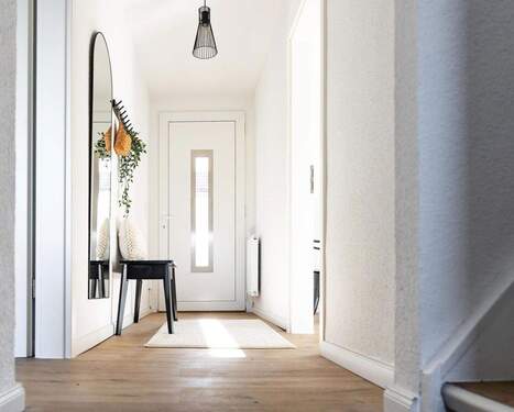 Eingangsbereich - Flur - 4 Zimmer Reihenmittelhaus zum Kaufen in Bremerhaven