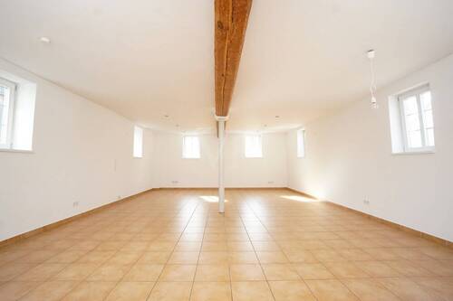 Wohnen, ehem. Schulraum - 4 Zimmer Einfamilienhaus zum Kaufen in Fulda / Haimbach