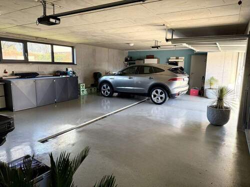Garage - 