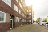 Hausansicht - Mit Balkon! Kleine 3-Zimmer-Wohnung mit Badewanne in Lehe!
