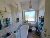 Bad - 3 Zimmer Etagenwohnung zur Miete in Bremerhaven