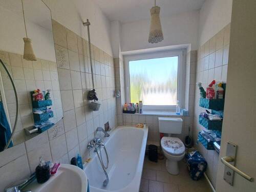 Bad - 3 Zimmer Etagenwohnung zur Miete in Bremerhaven