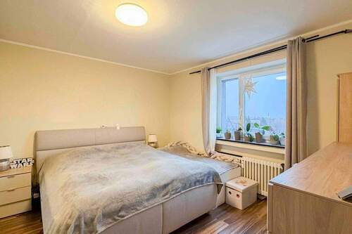 Schlafzimmer - Etagenwohnung mit 62,20 m&sup2; in Bonn zum Kaufen